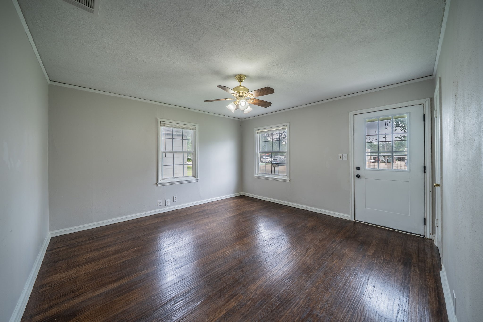 1155 Greenbrier Drive River Oaks TX 76114