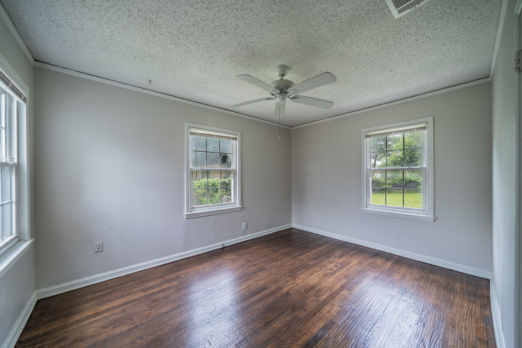 1155 Greenbrier Drive River Oaks TX 76114