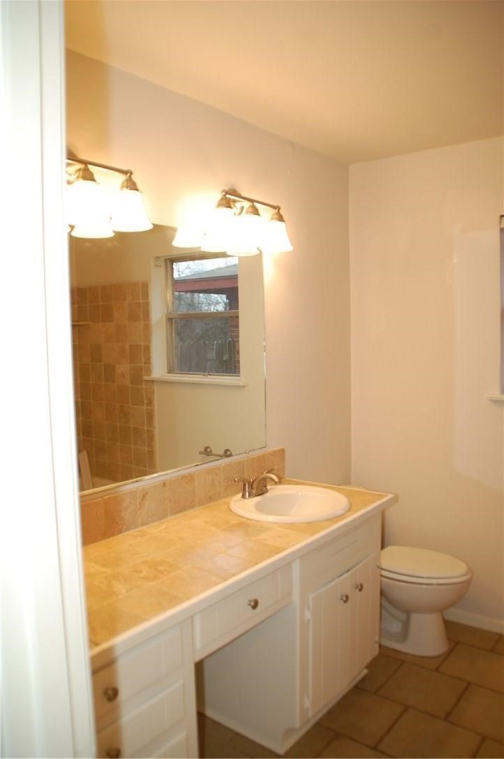 1133 Valley View Drive Hurst TX 76053