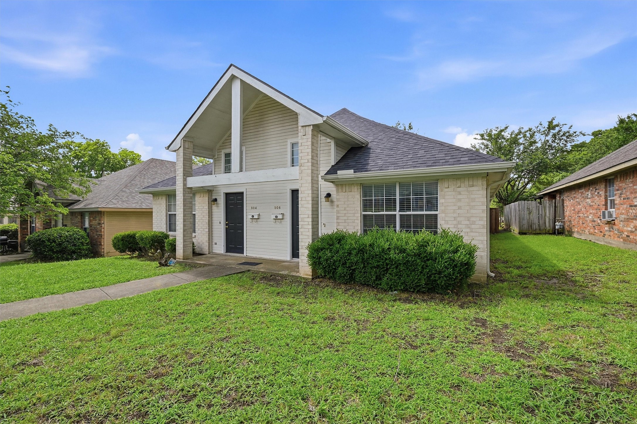 906 W Houston Street Sherman TX 75092