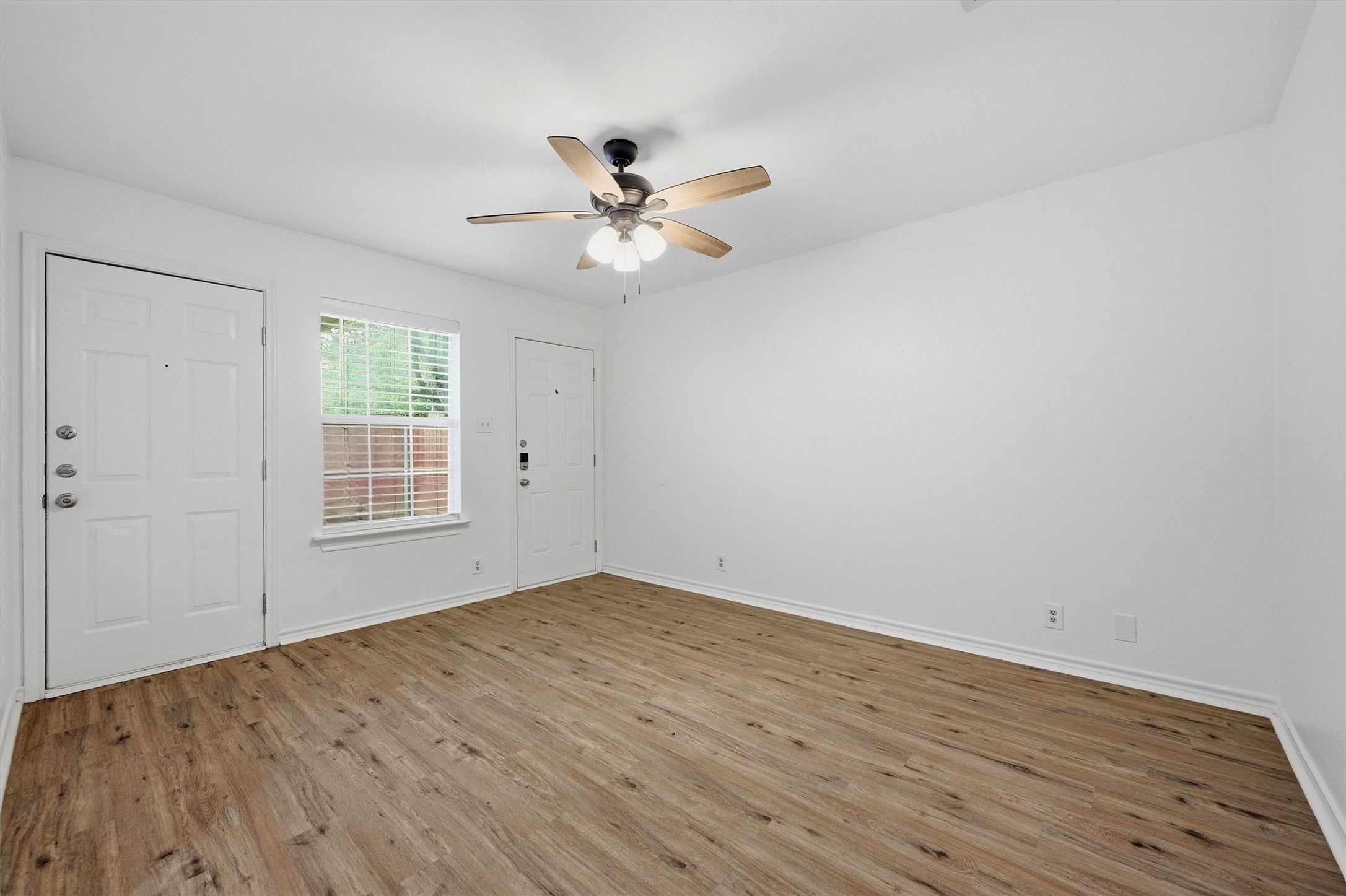906 W Houston Street Sherman TX 75092