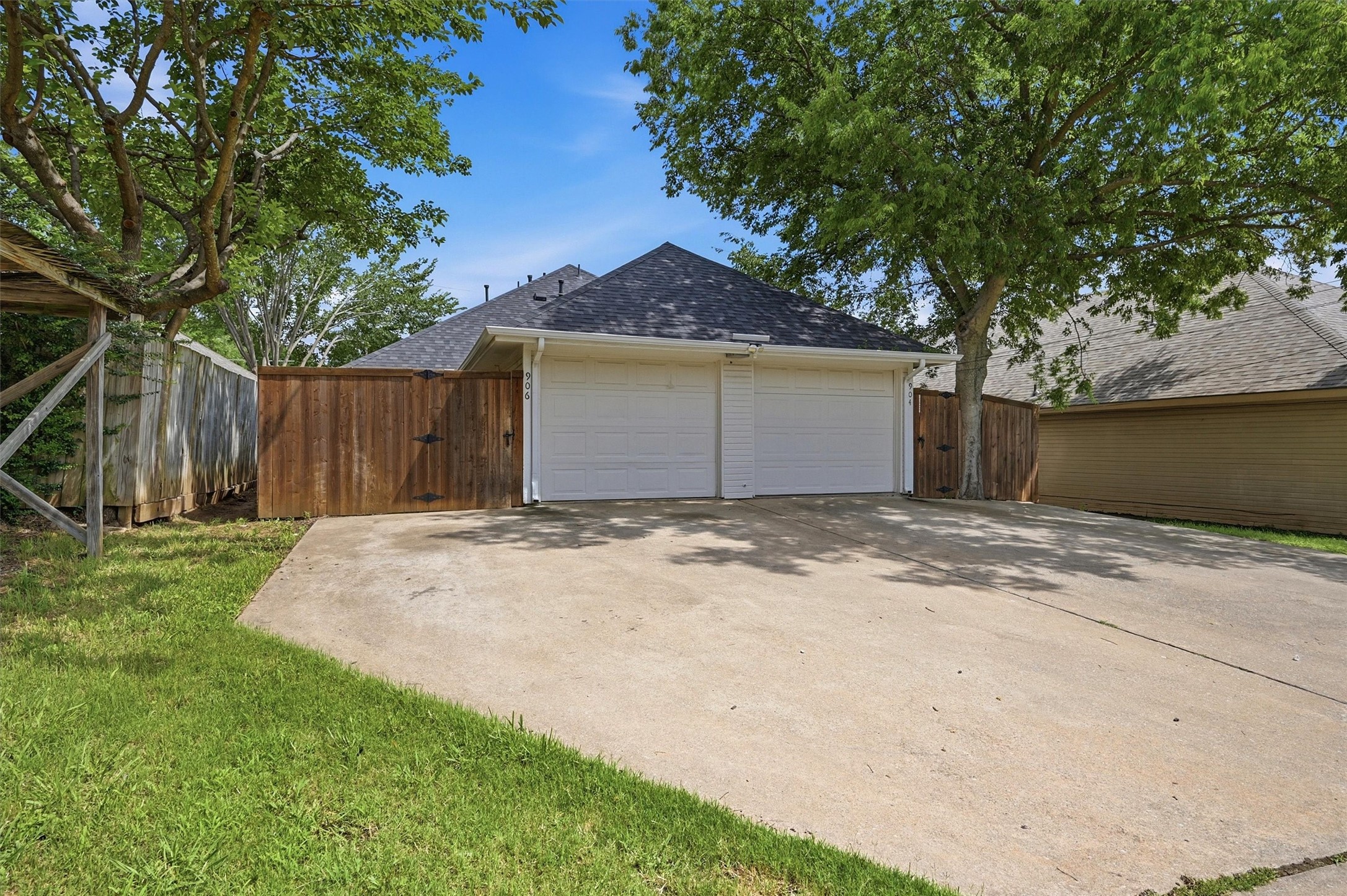 906 W Houston Street Sherman TX 75092