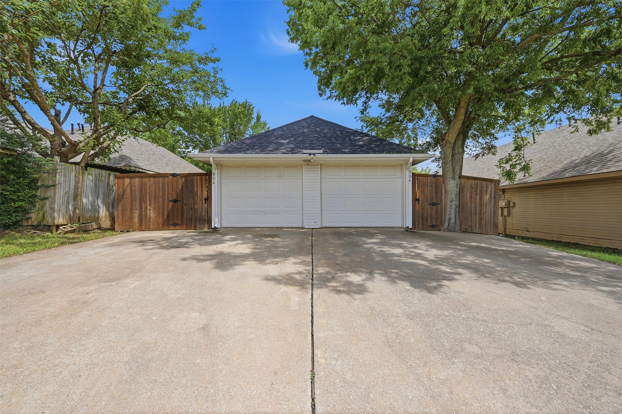 906 W Houston Street Sherman TX 75092