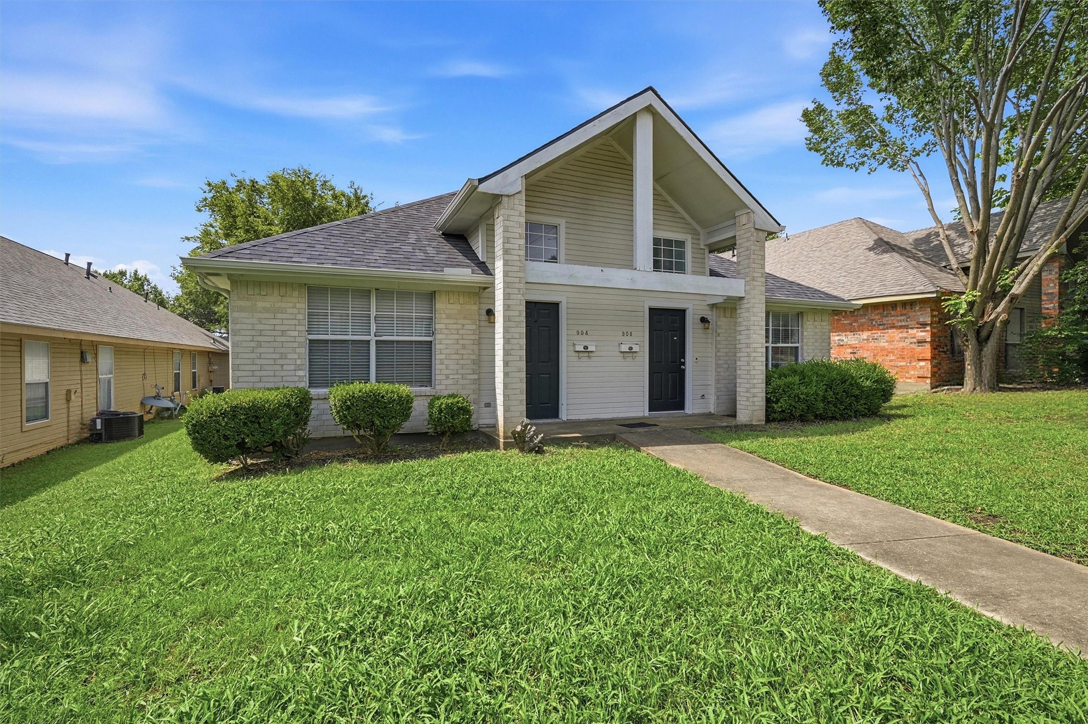 906 W Houston Street Sherman TX 75092