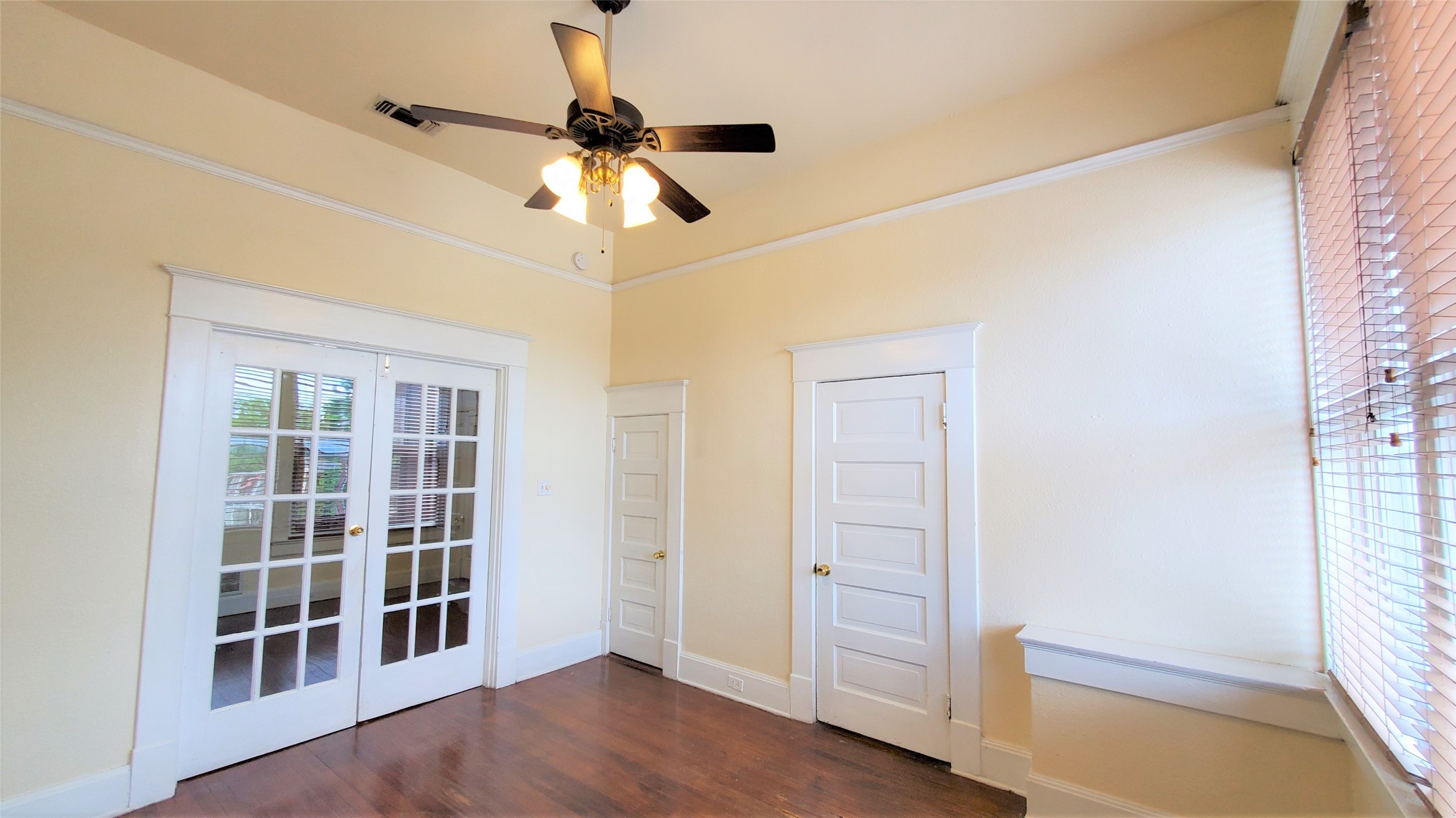 109 NW 20th Street Fort Worth TX 76164