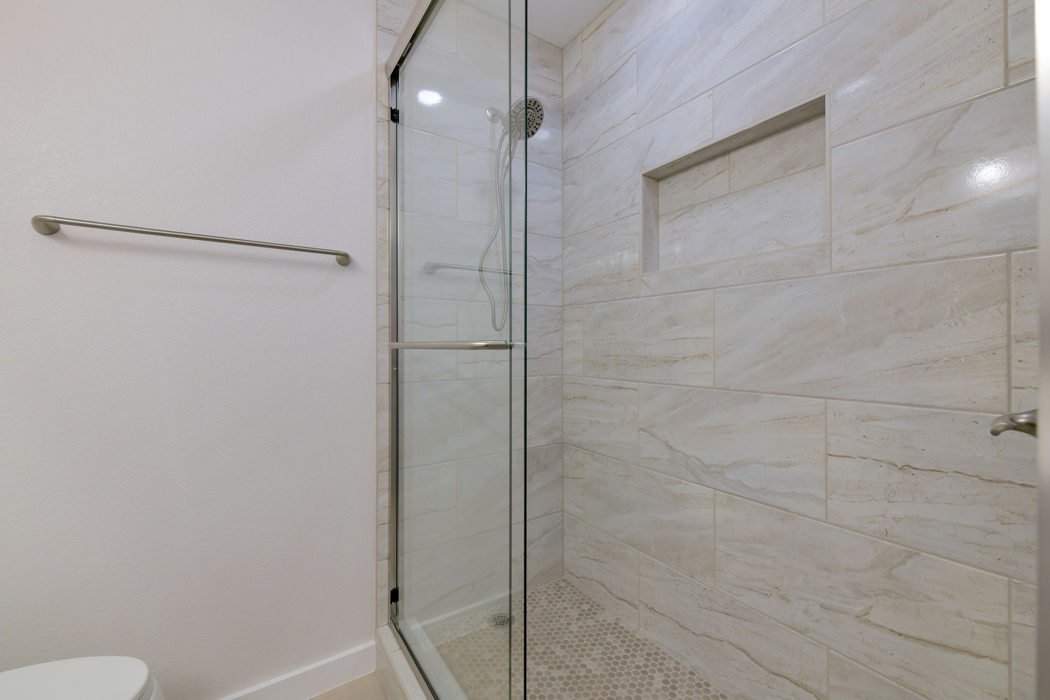 2717 Meadow Green Bedford TX 76021