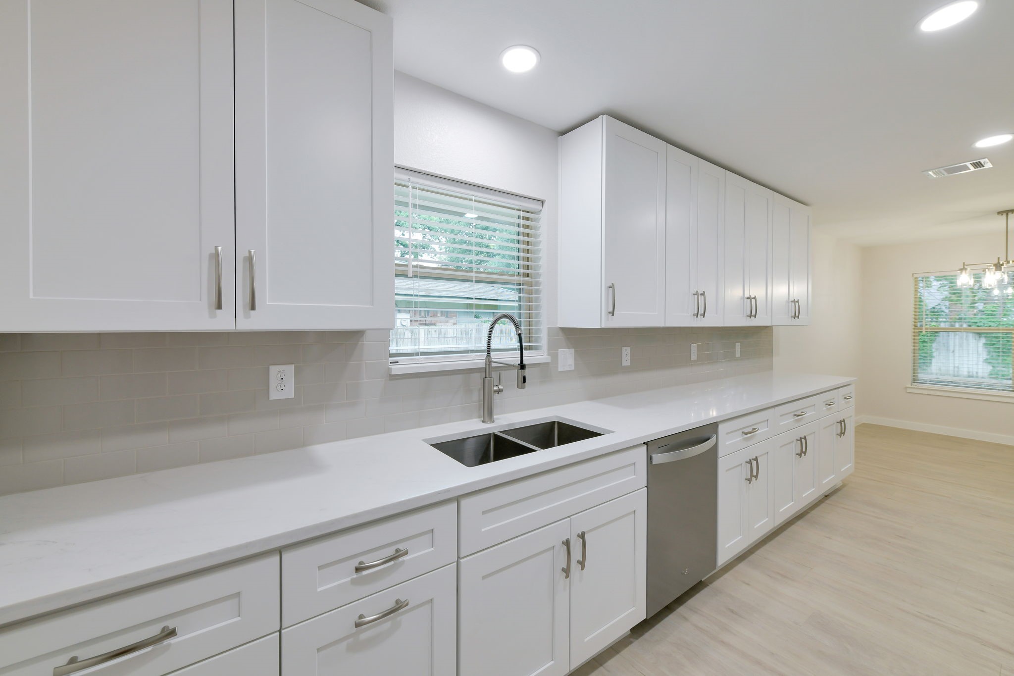 2717 Meadow Green Bedford TX 76021