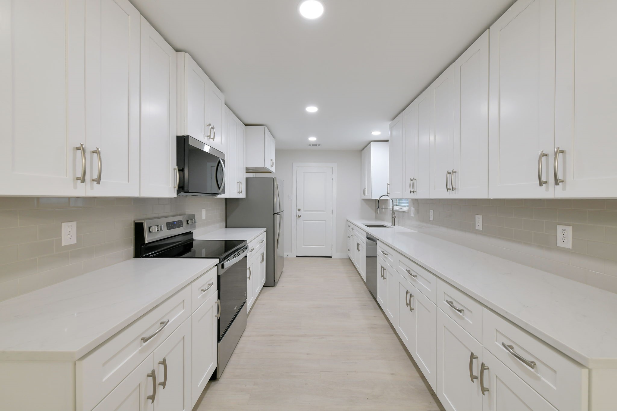 2717 Meadow Green Bedford TX 76021