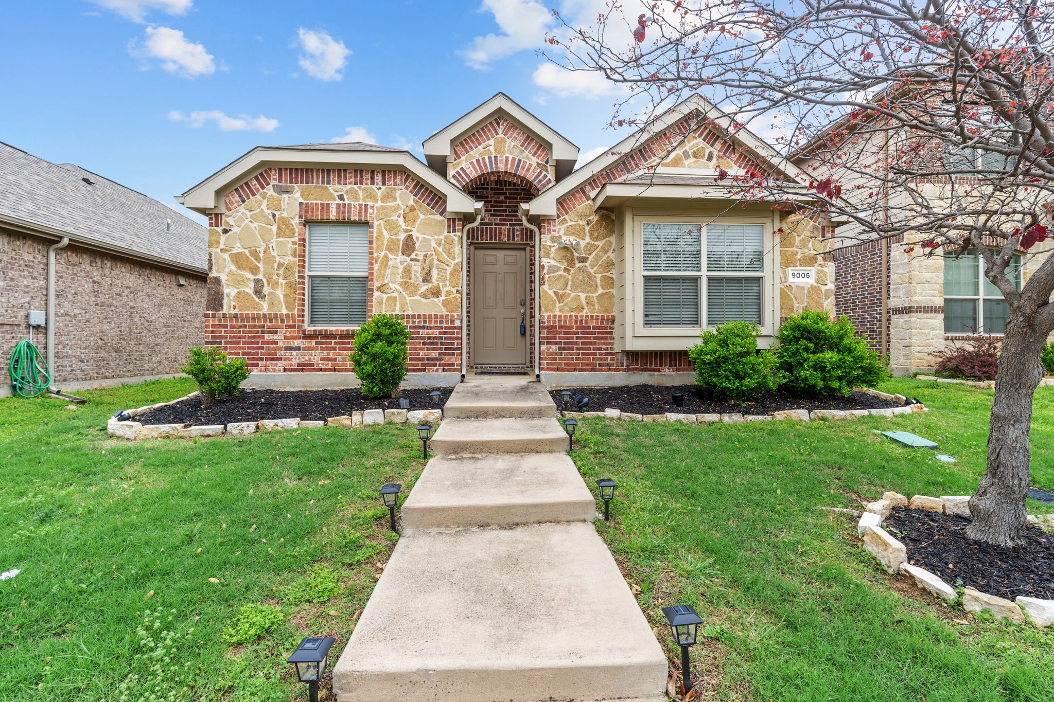 9005 Holliday Lane Aubrey TX 76227