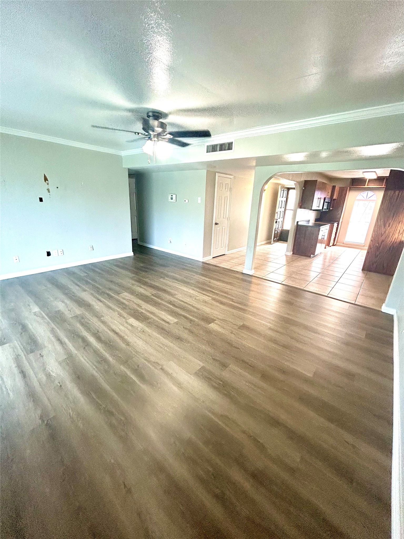 409 S Holiday Drive Grand Prairie TX 75052