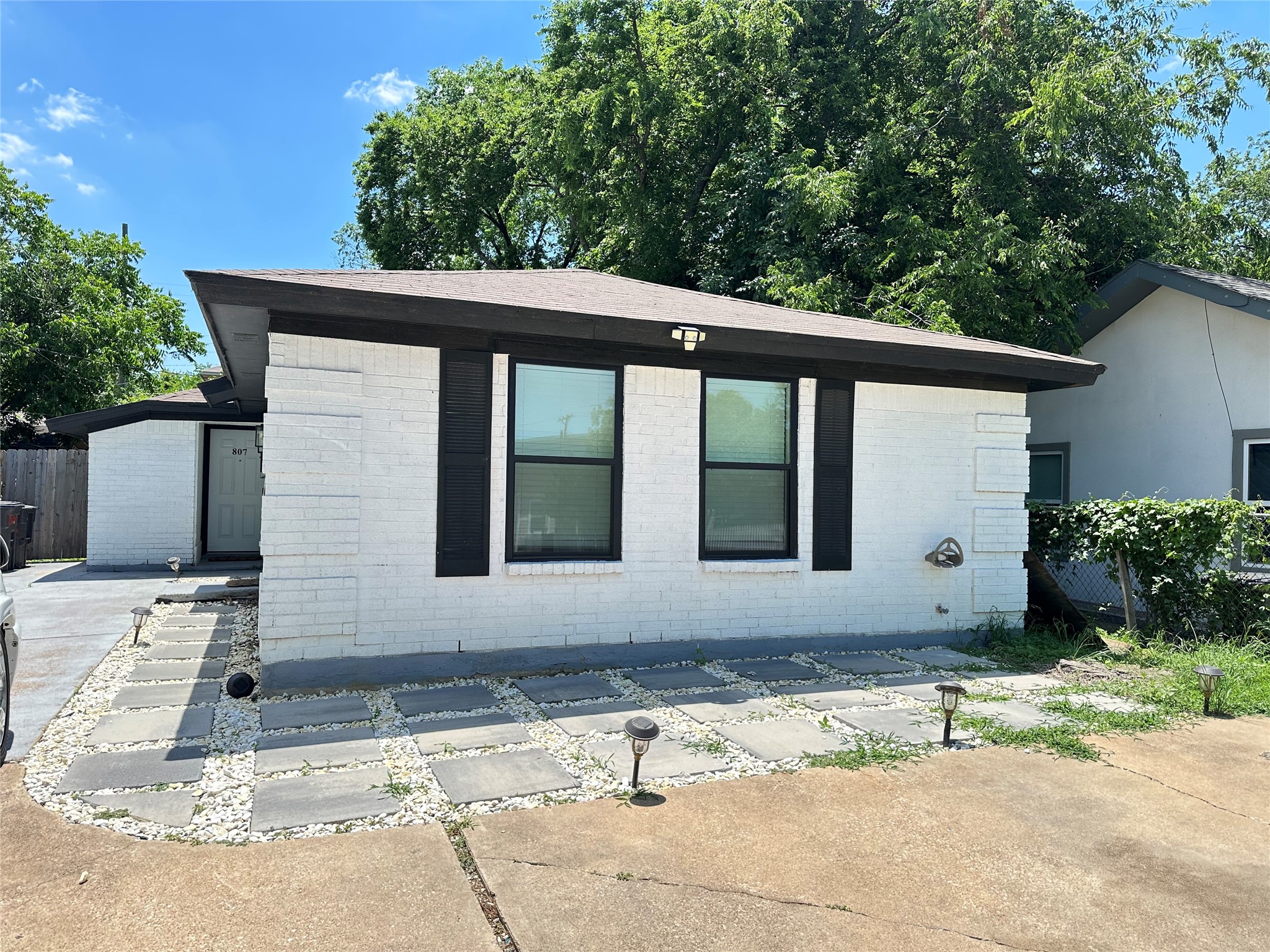 807 W Broadus Avenue Fort Worth TX 76115