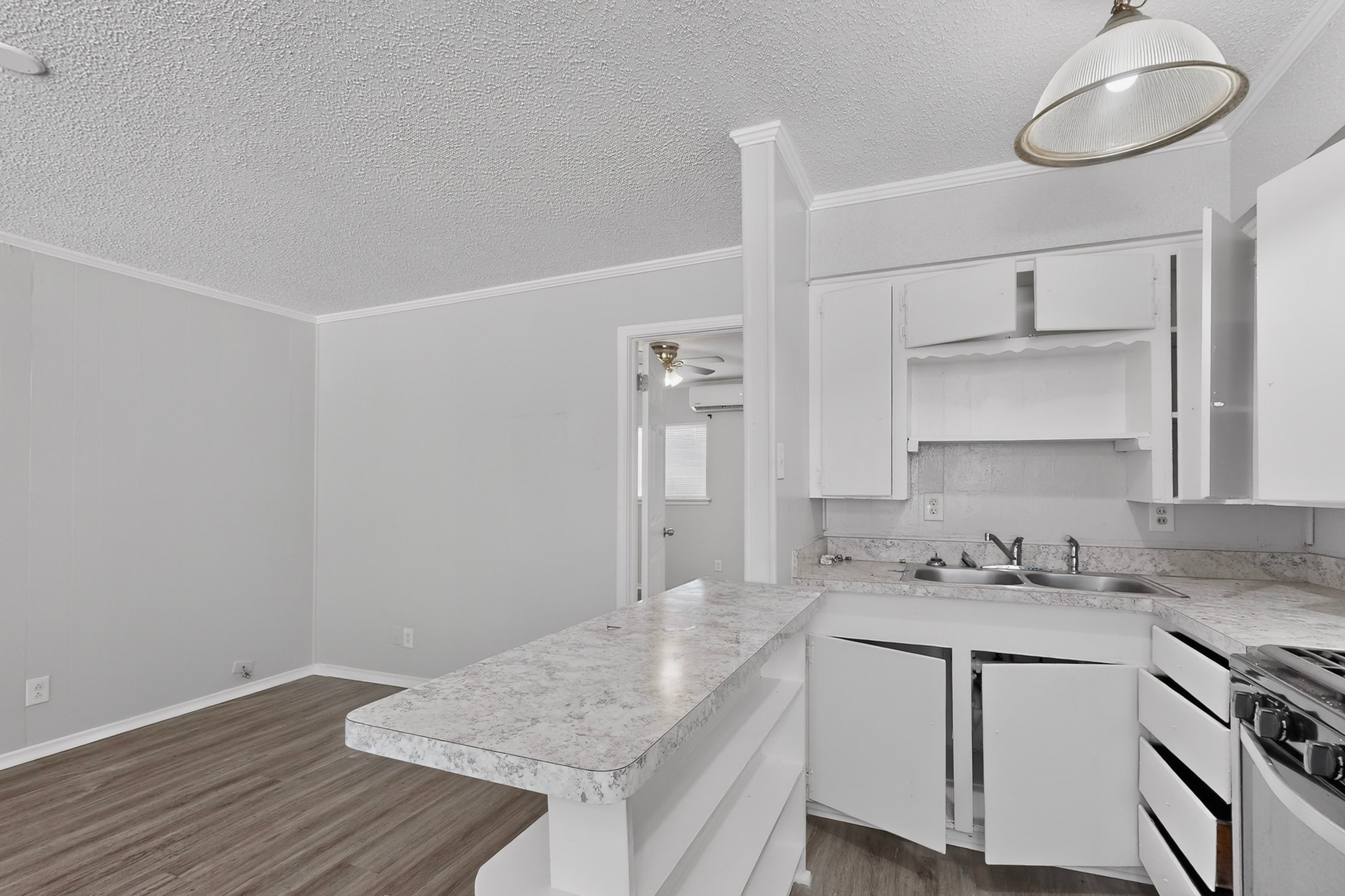 1585 N Mill Street Lewisville TX 75057