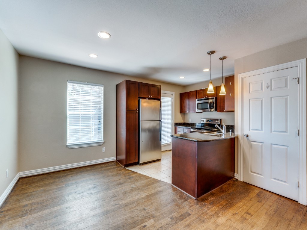 4708B Bradford Drive Dallas TX 75219