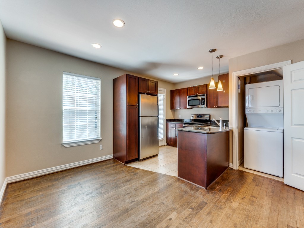 4708B Bradford Drive Dallas TX 75219