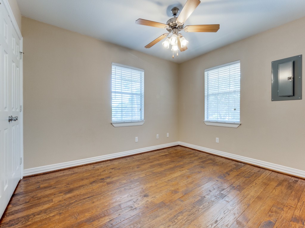 4708B Bradford Drive Dallas TX 75219