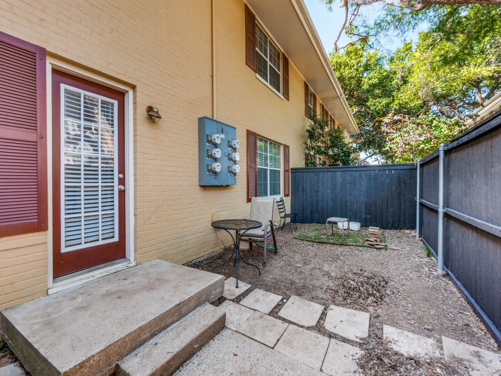 4708B Bradford Drive Dallas TX 75219