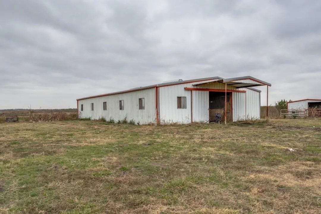 17877 Fm 902 Howe TX 75459