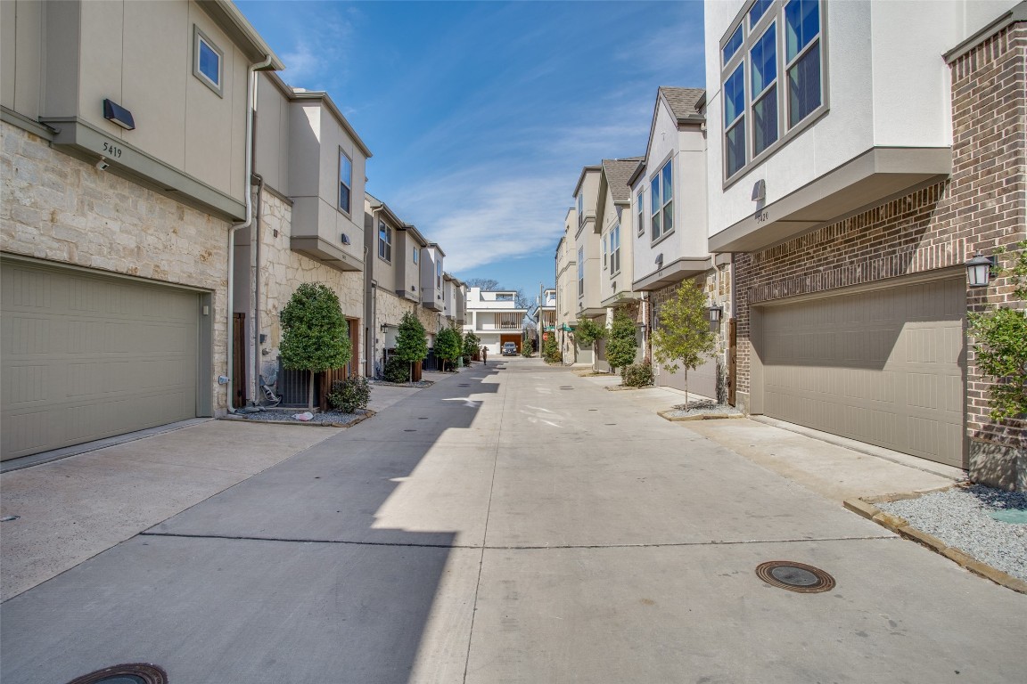 5420 Ashby Grove Street Dallas TX 75209