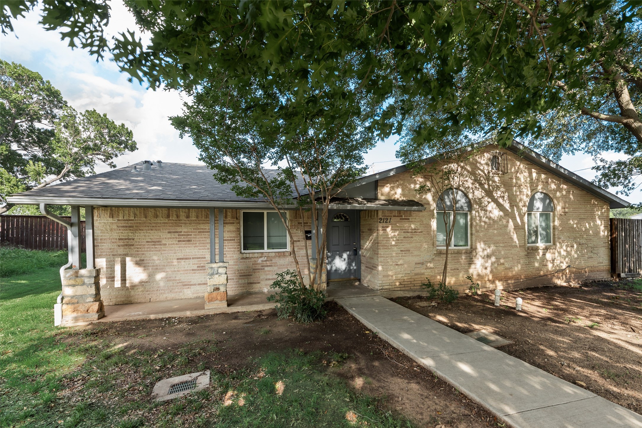 2121 Austin Drive Carrollton TX 75006