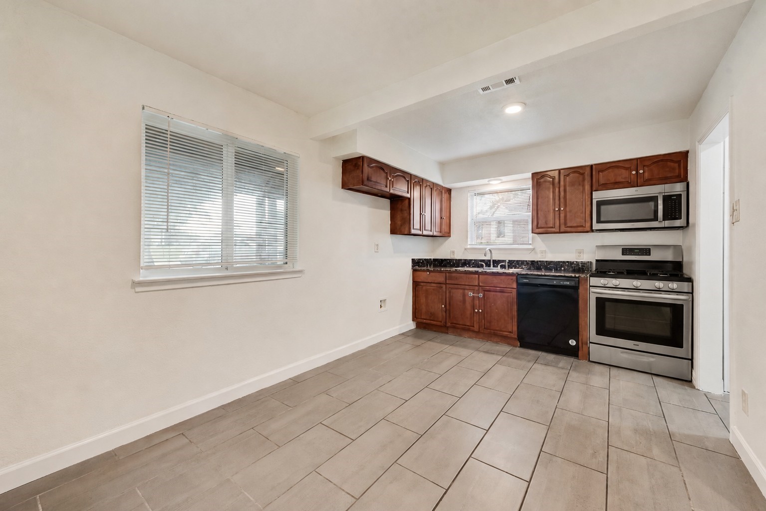2121 Austin Drive Carrollton TX 75006
