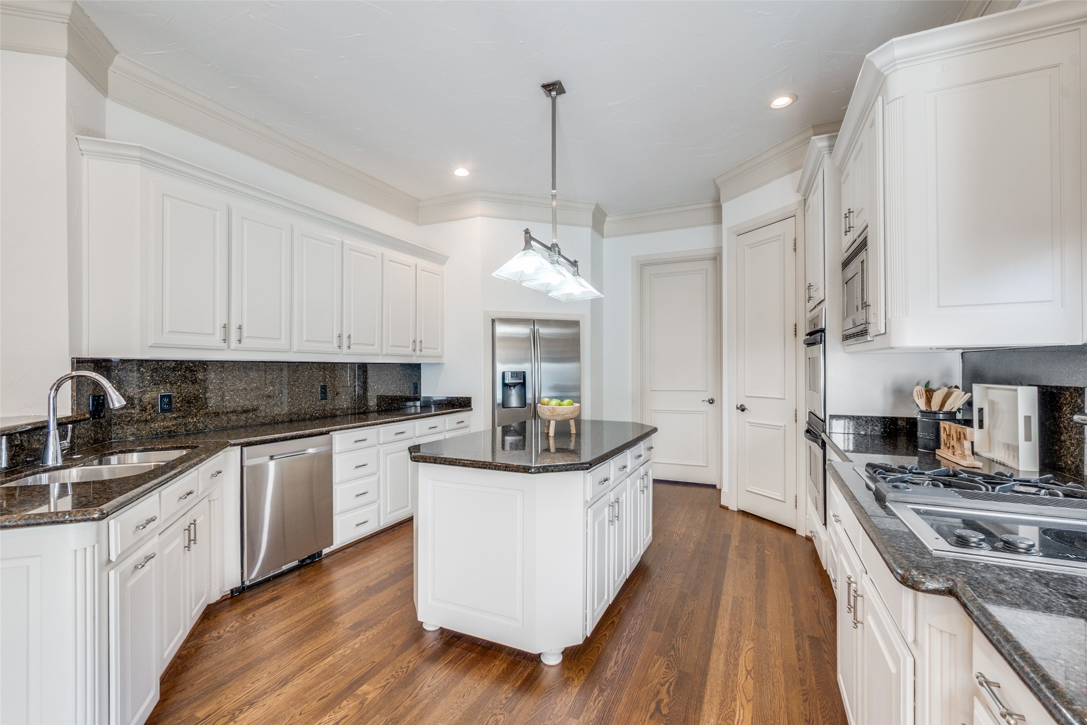 13 Cochran Oaks Lane Dallas TX 75220