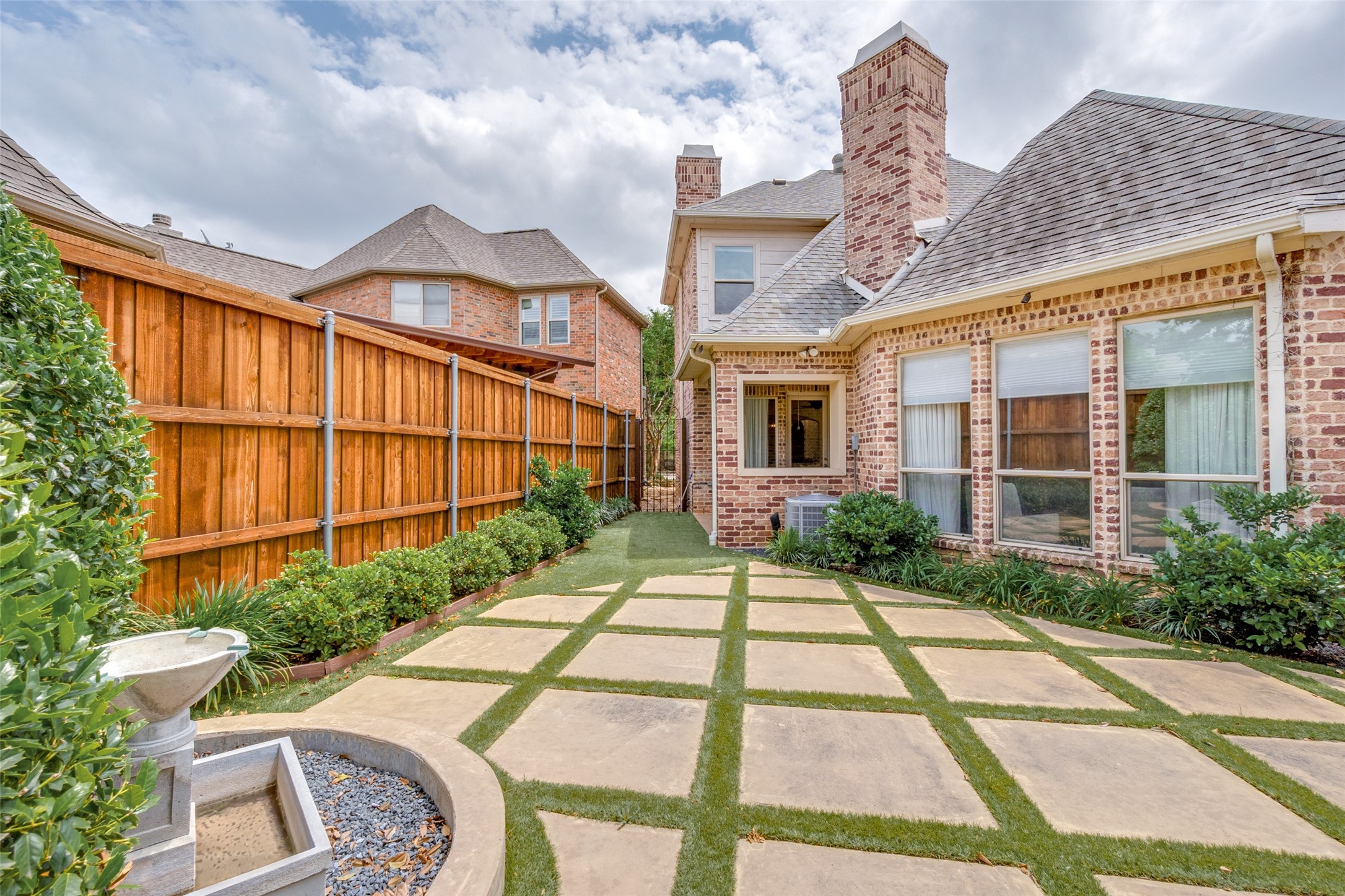 13 Cochran Oaks Lane Dallas TX 75220