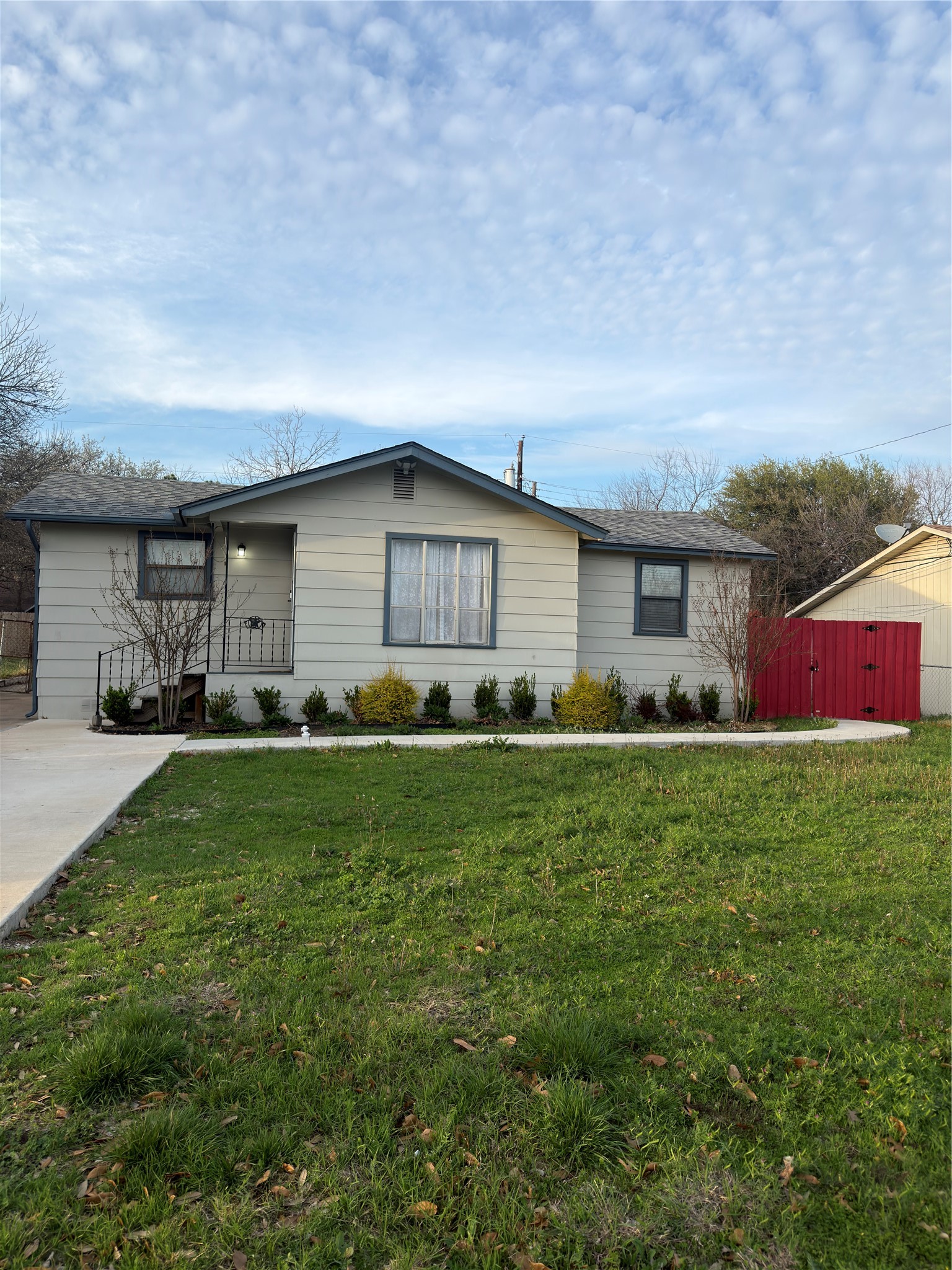2426 May Lane Grand Prairie TX 75050