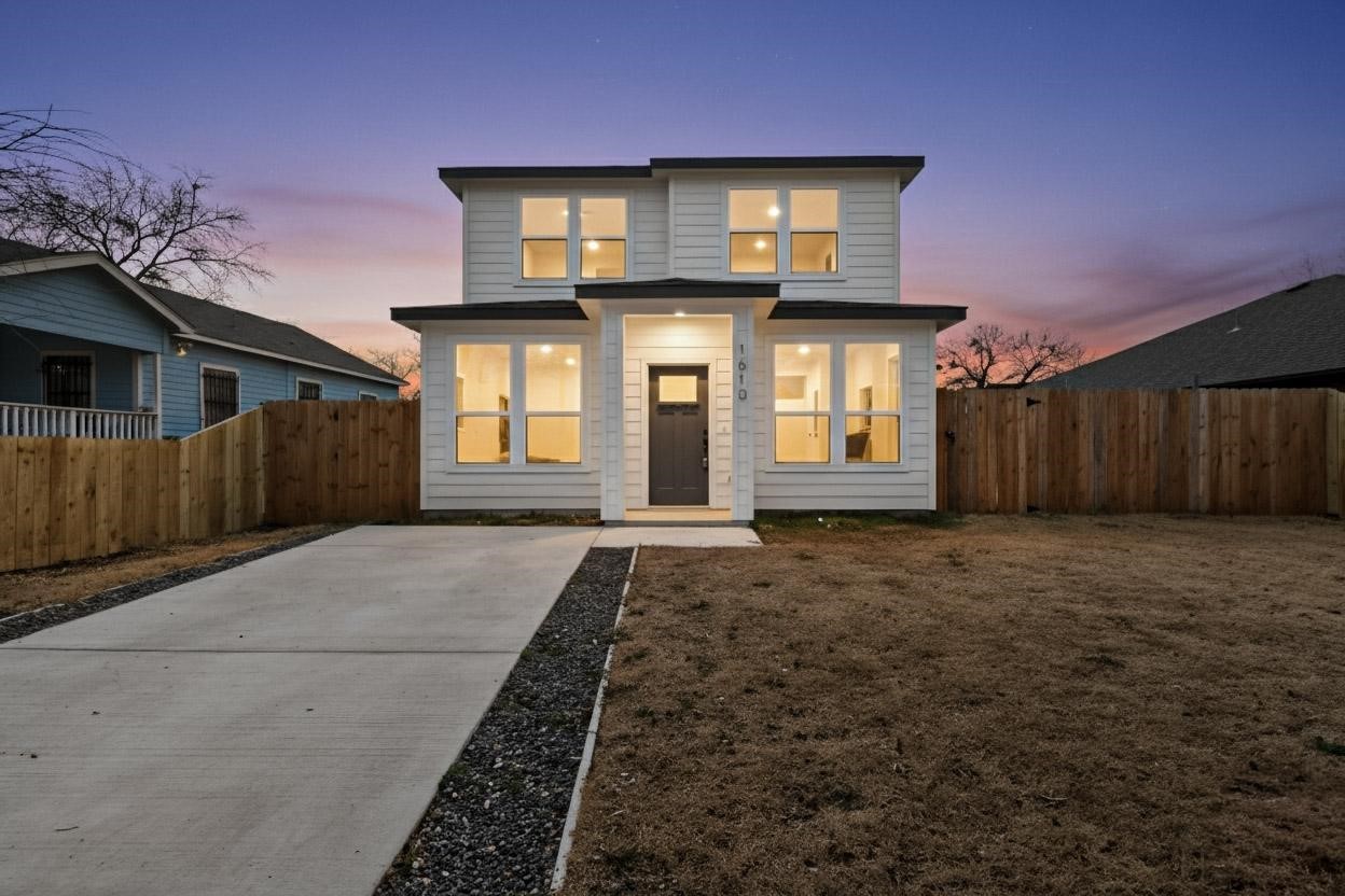 1610 Life Avenue Dallas TX 75212