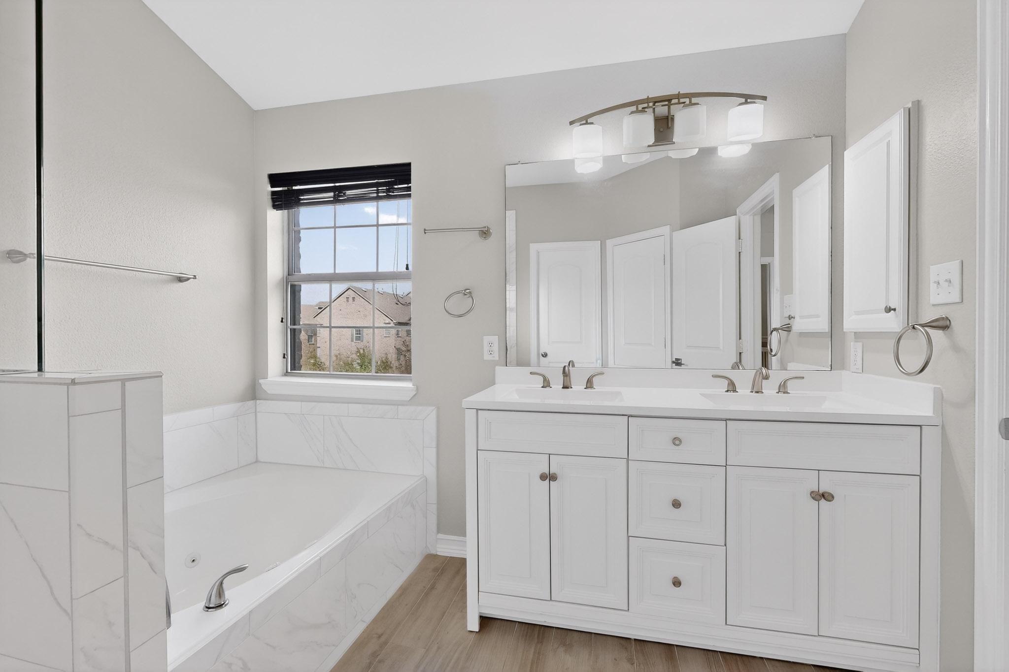 1527 Biltmore Lane Irving TX 75063