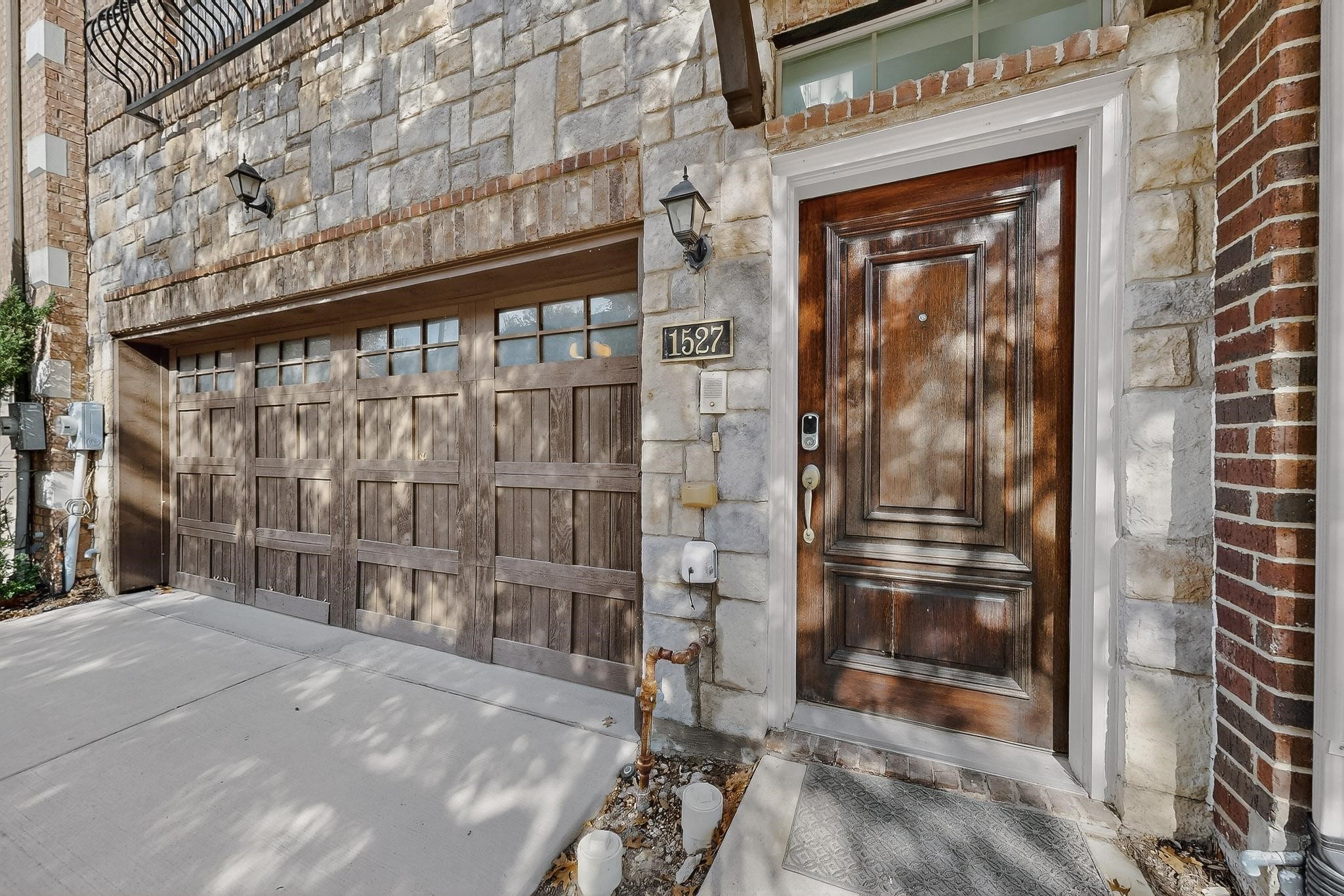 1527 Biltmore Lane Irving TX 75063