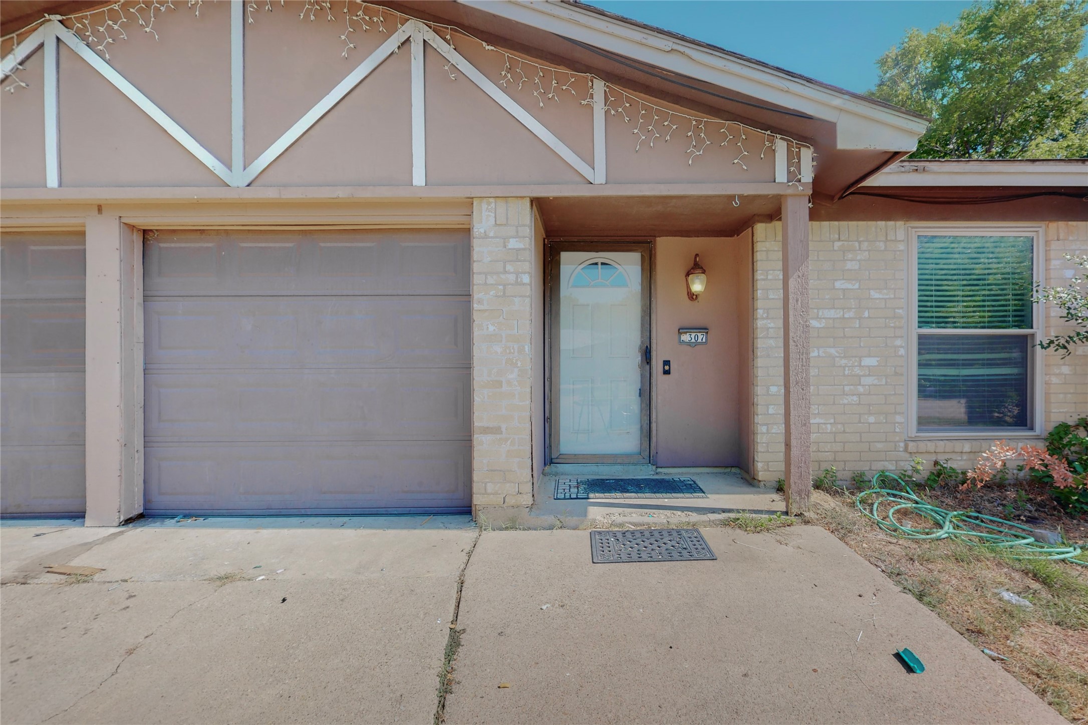 2307 Dartmouth Drive Arlington TX 76015