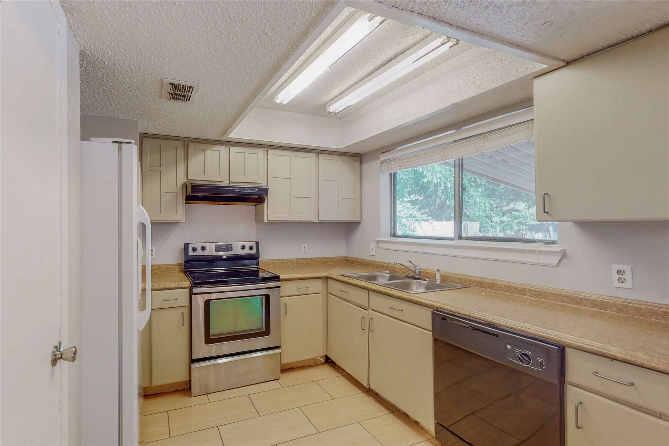 2307 Dartmouth Drive Arlington TX 76015