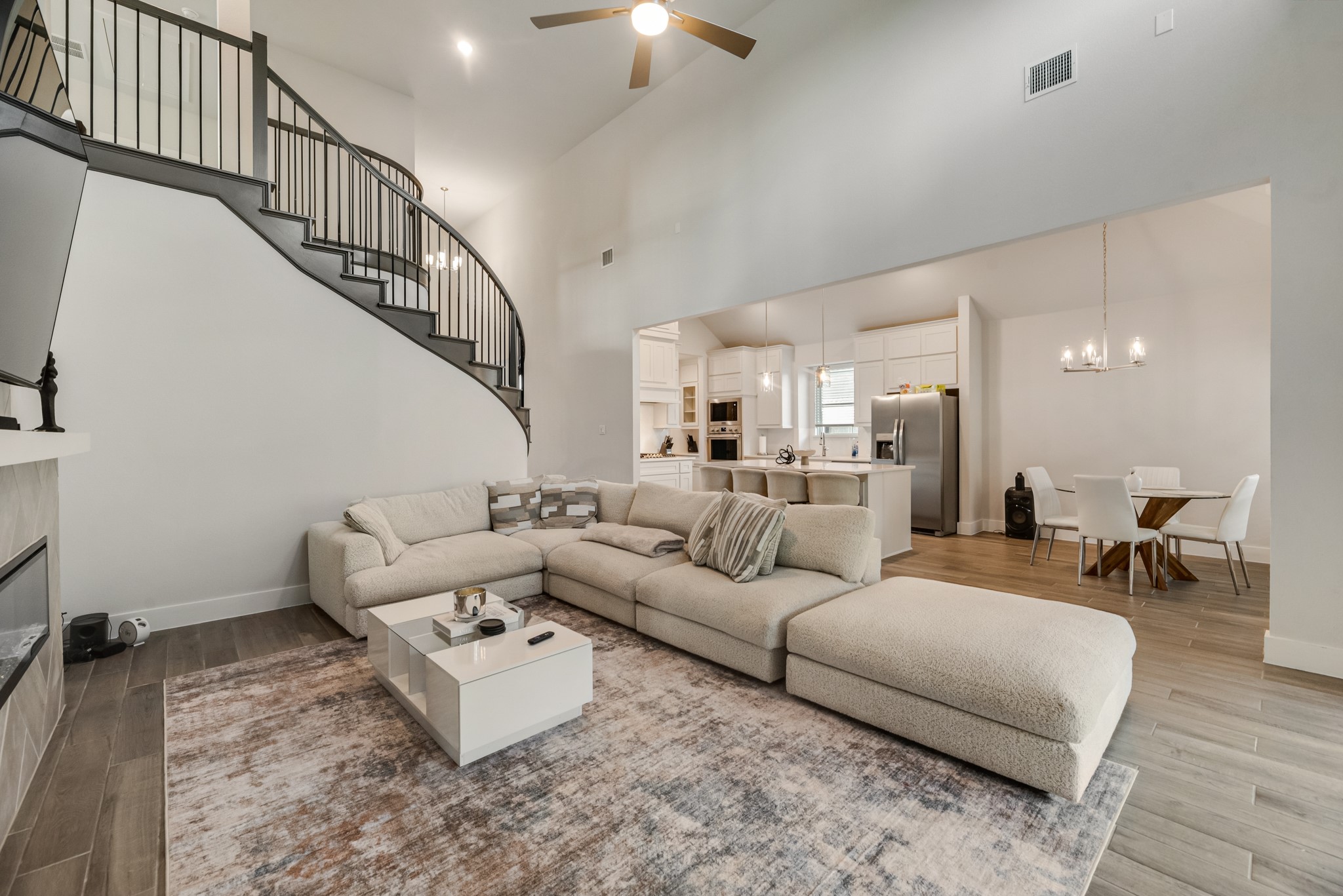 1112 E Hidden Lakes Drive Desoto TX 75115