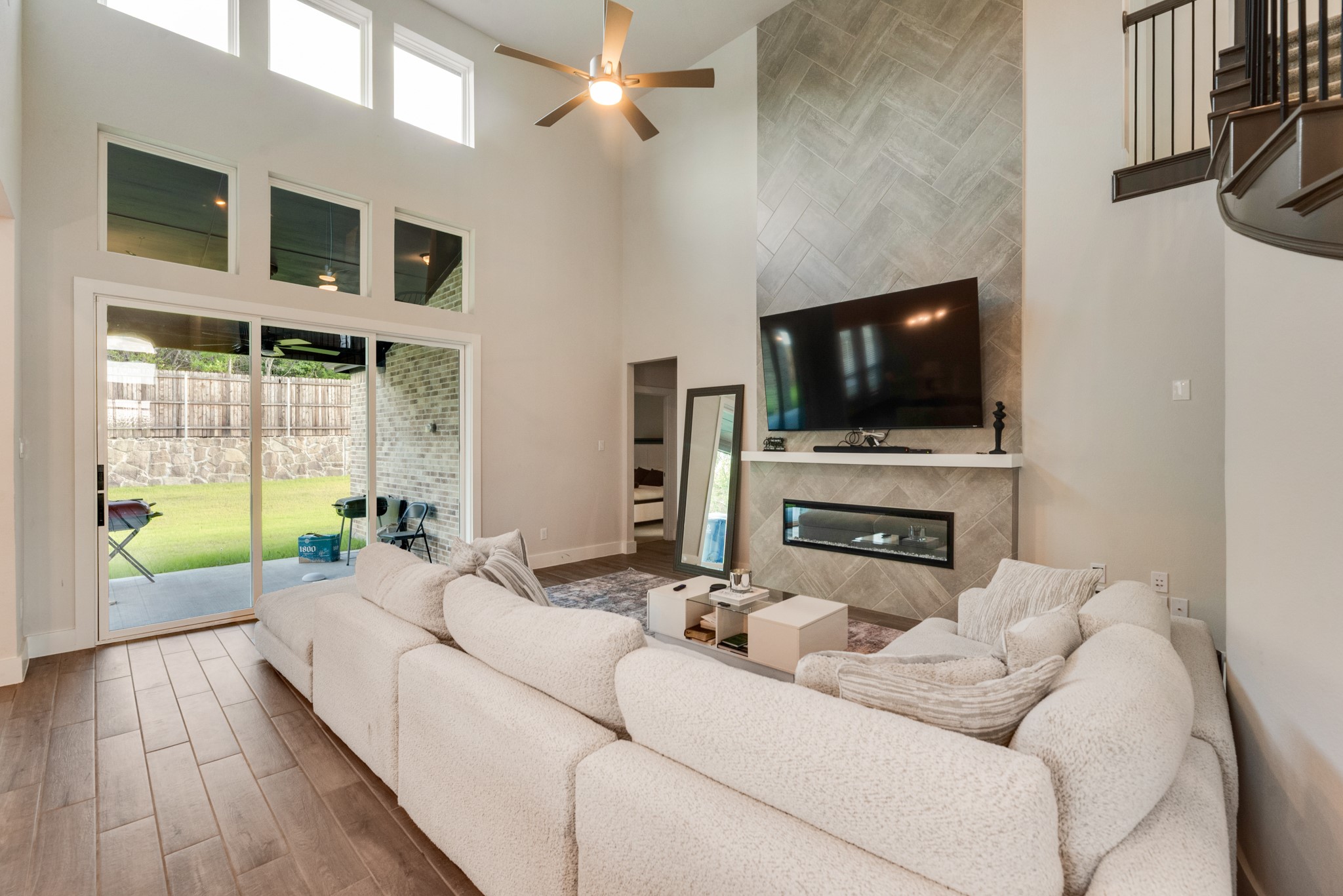 1112 E Hidden Lakes Drive Desoto TX 75115