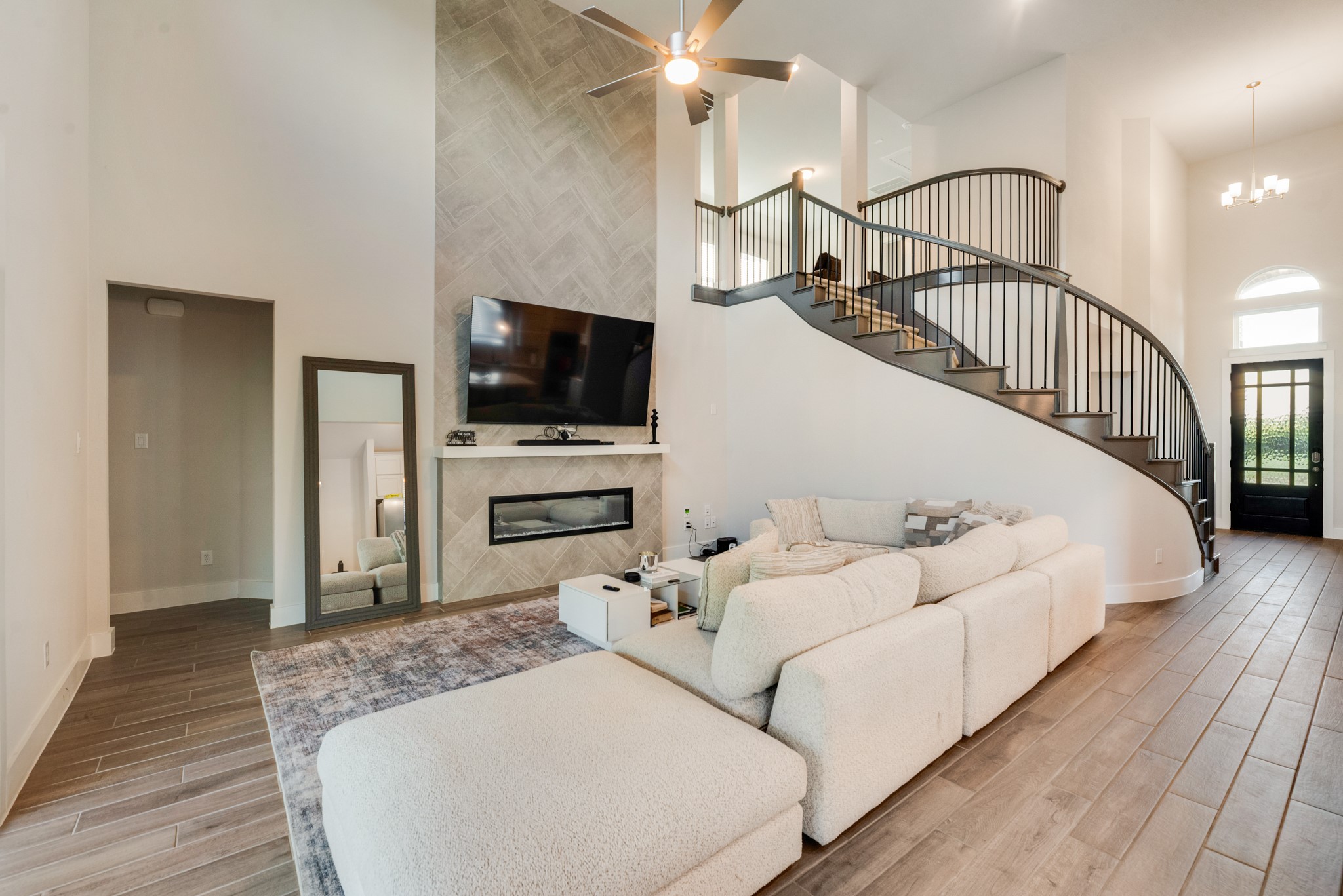 1112 E Hidden Lakes Drive Desoto TX 75115