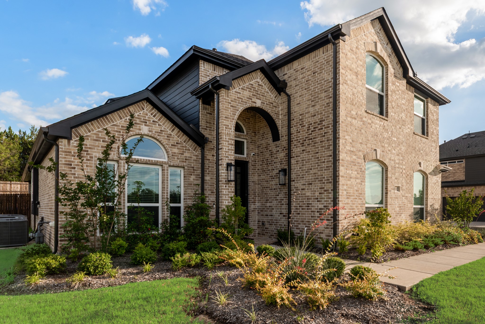 1112 E Hidden Lakes Drive Desoto TX 75115