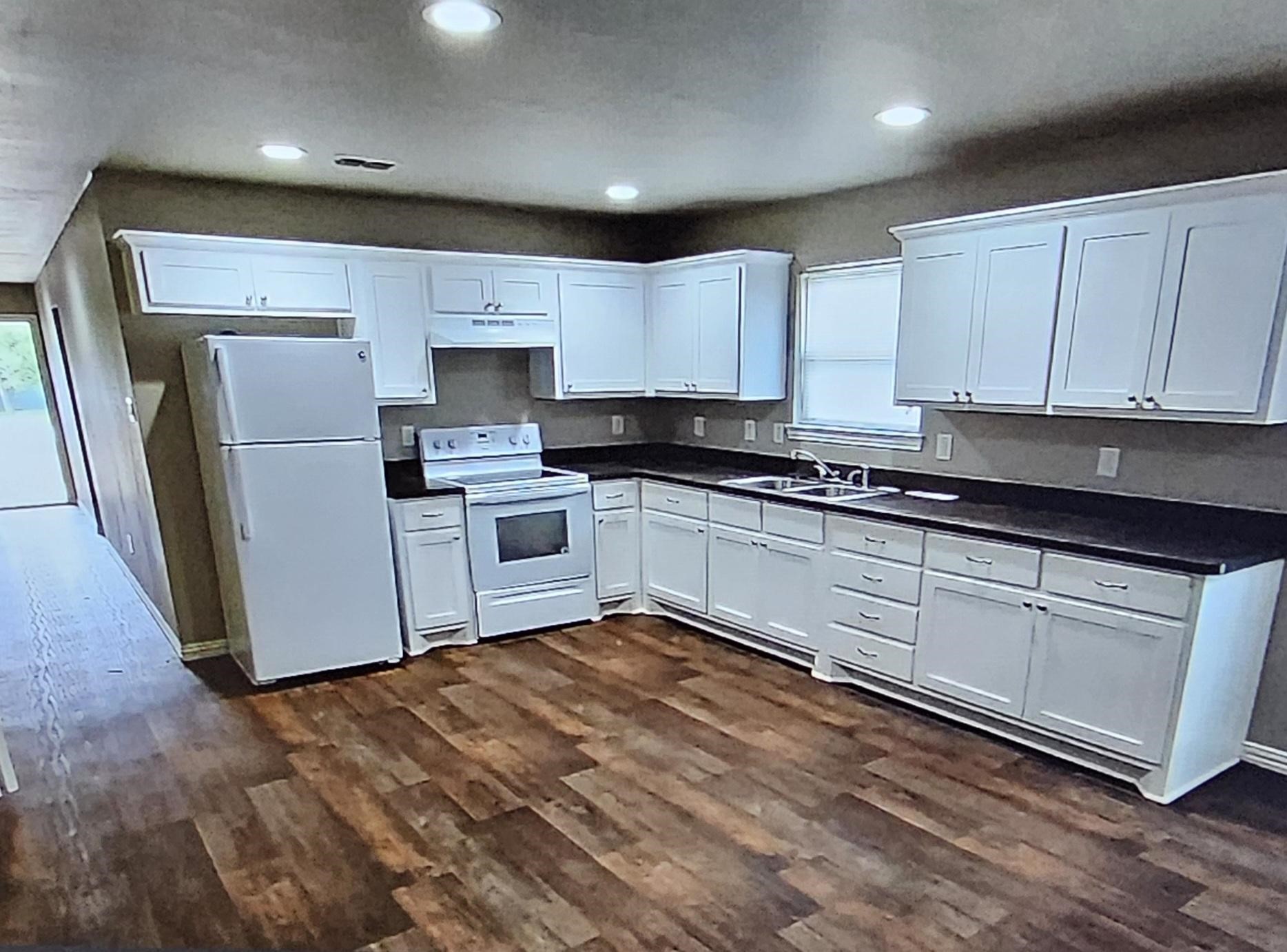 407 W Criner Street Grandview TX 76050