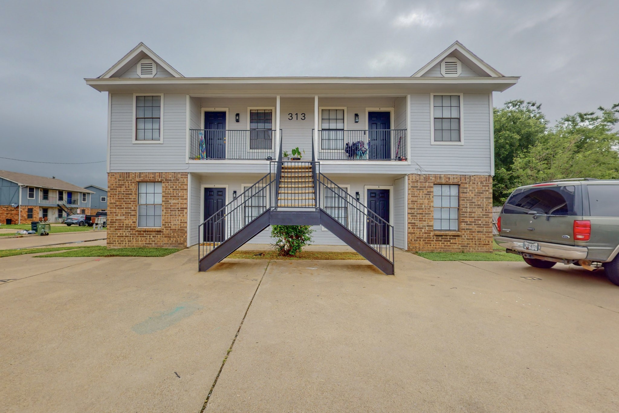 313 Queens Court S Mansfield TX 76063
