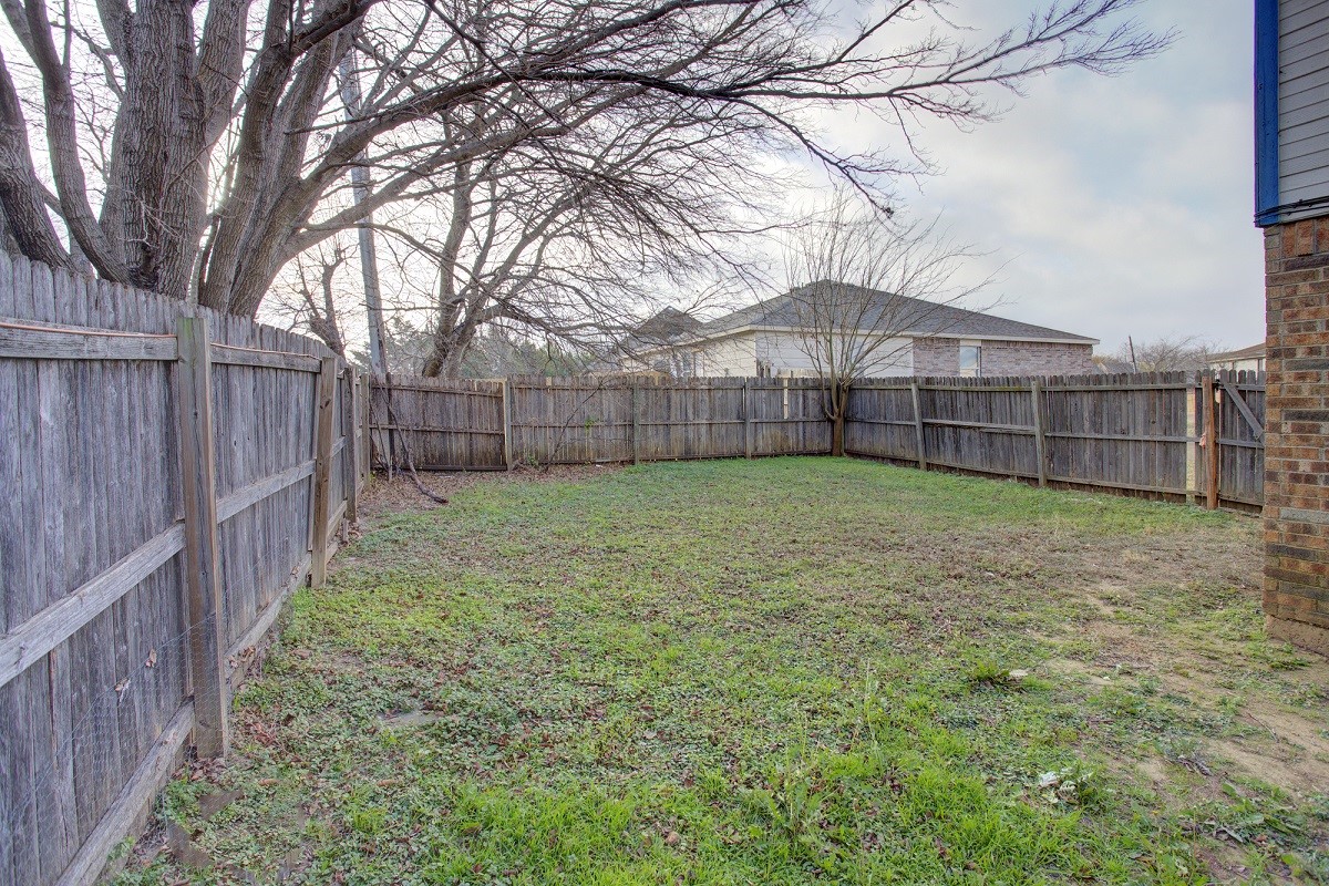 313 Queens Court S Mansfield TX 76063