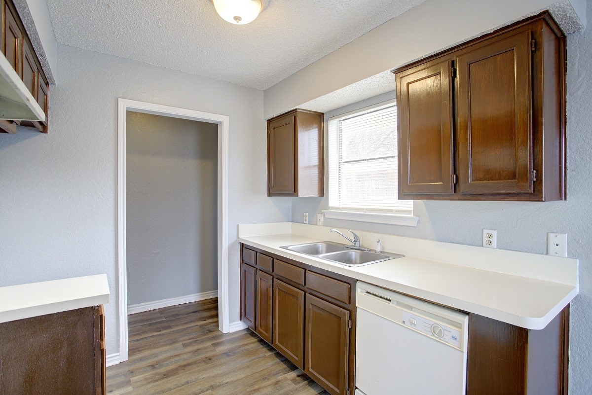 313 Queens Court S Mansfield TX 76063