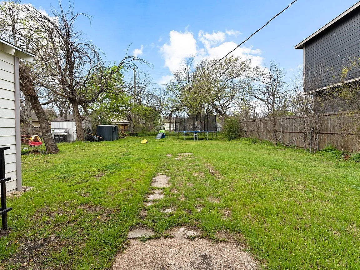 2819 Alabama Avenue Dallas TX 75216