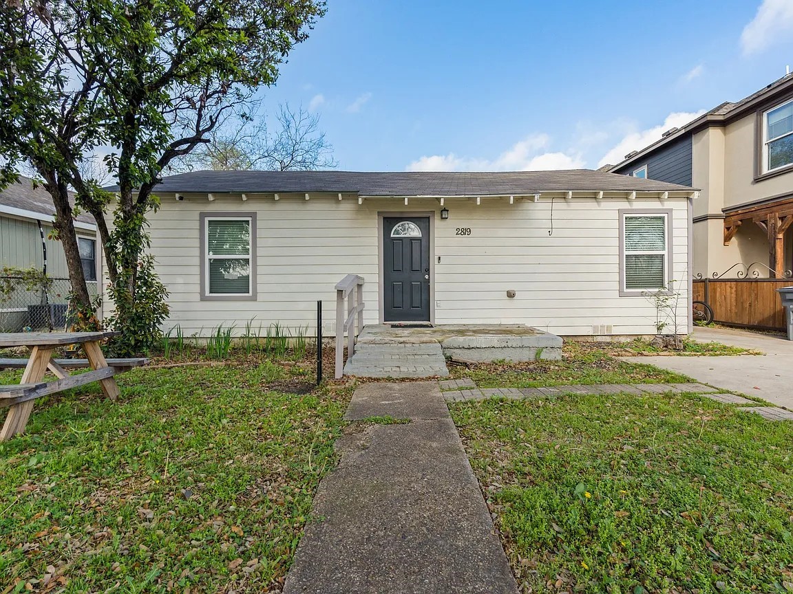 2819 Alabama Avenue Dallas TX 75216