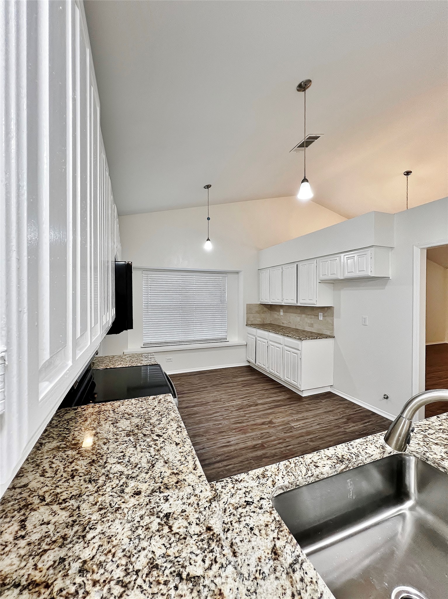 1028 Whitewater Trail Desoto TX 75115