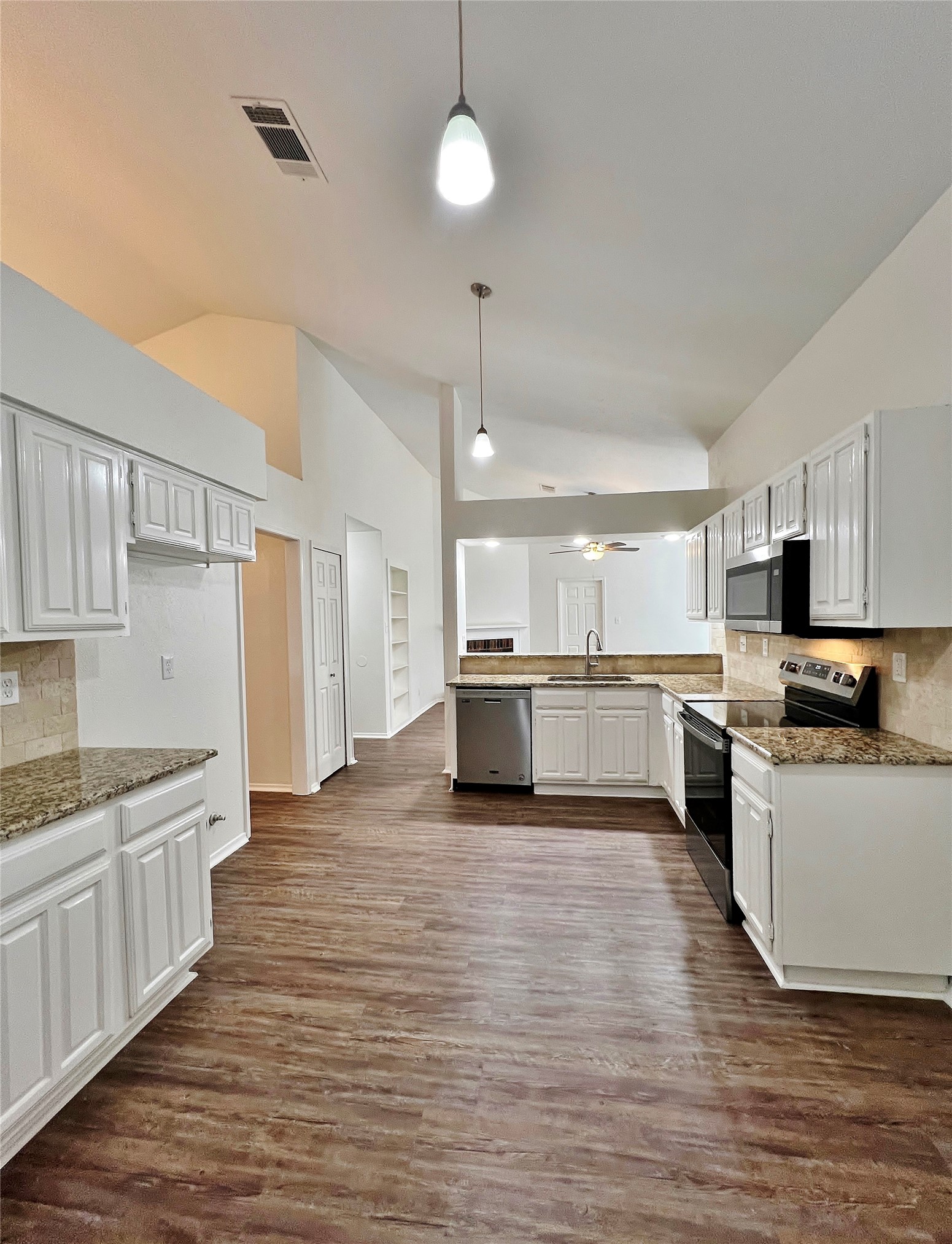 1028 Whitewater Trail Desoto TX 75115