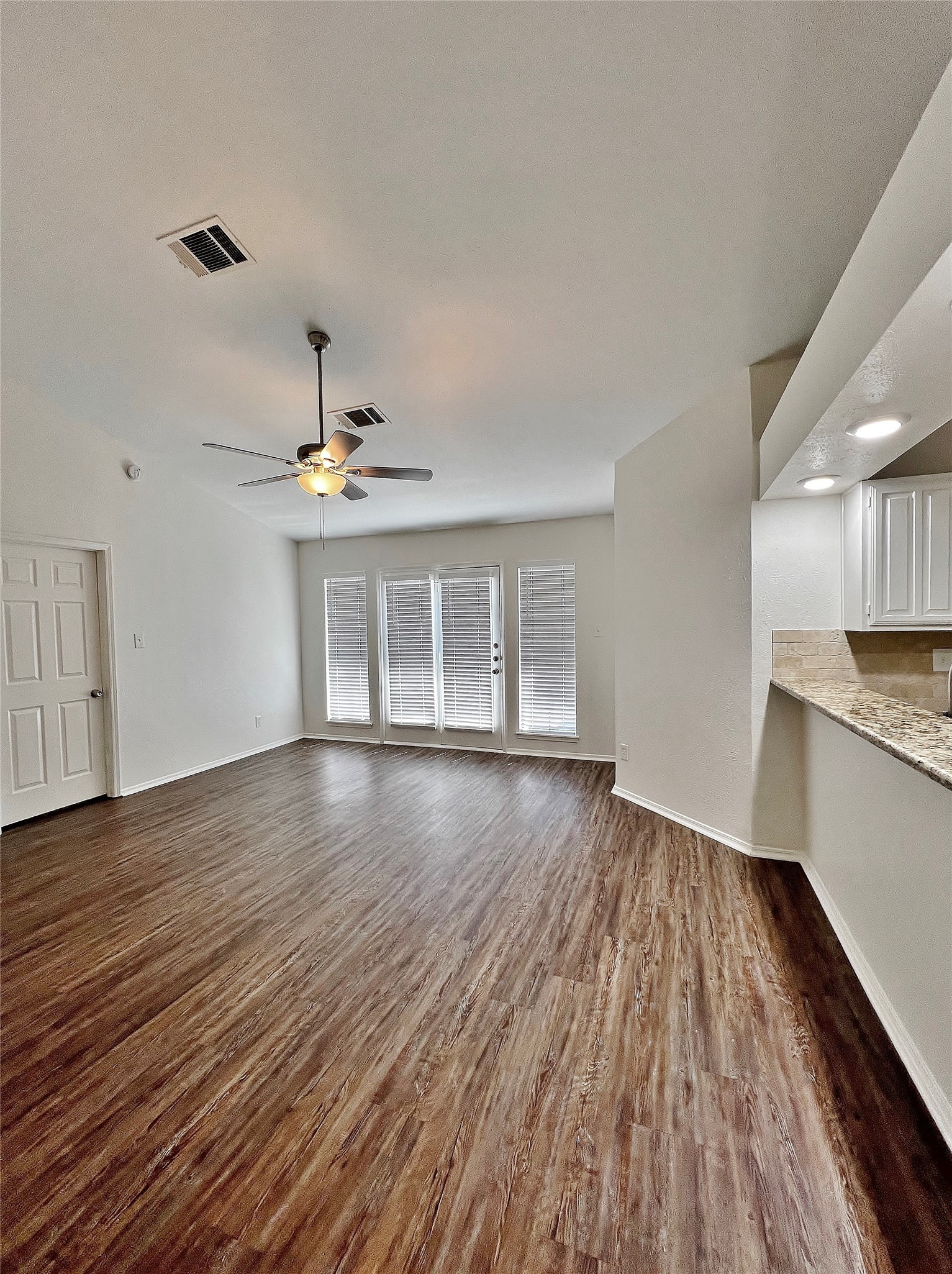 1028 Whitewater Trail Desoto TX 75115