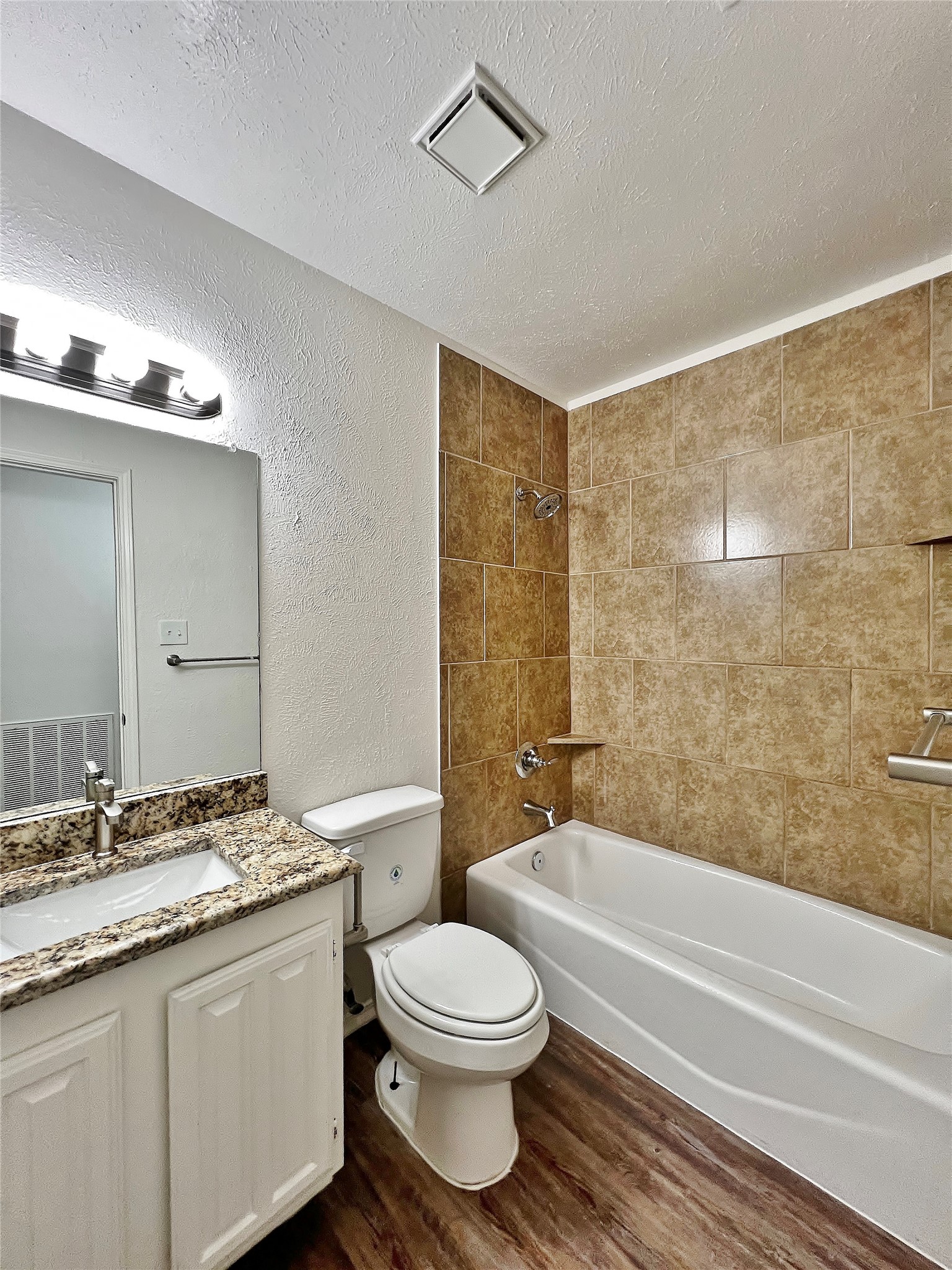 1028 Whitewater Trail Desoto TX 75115