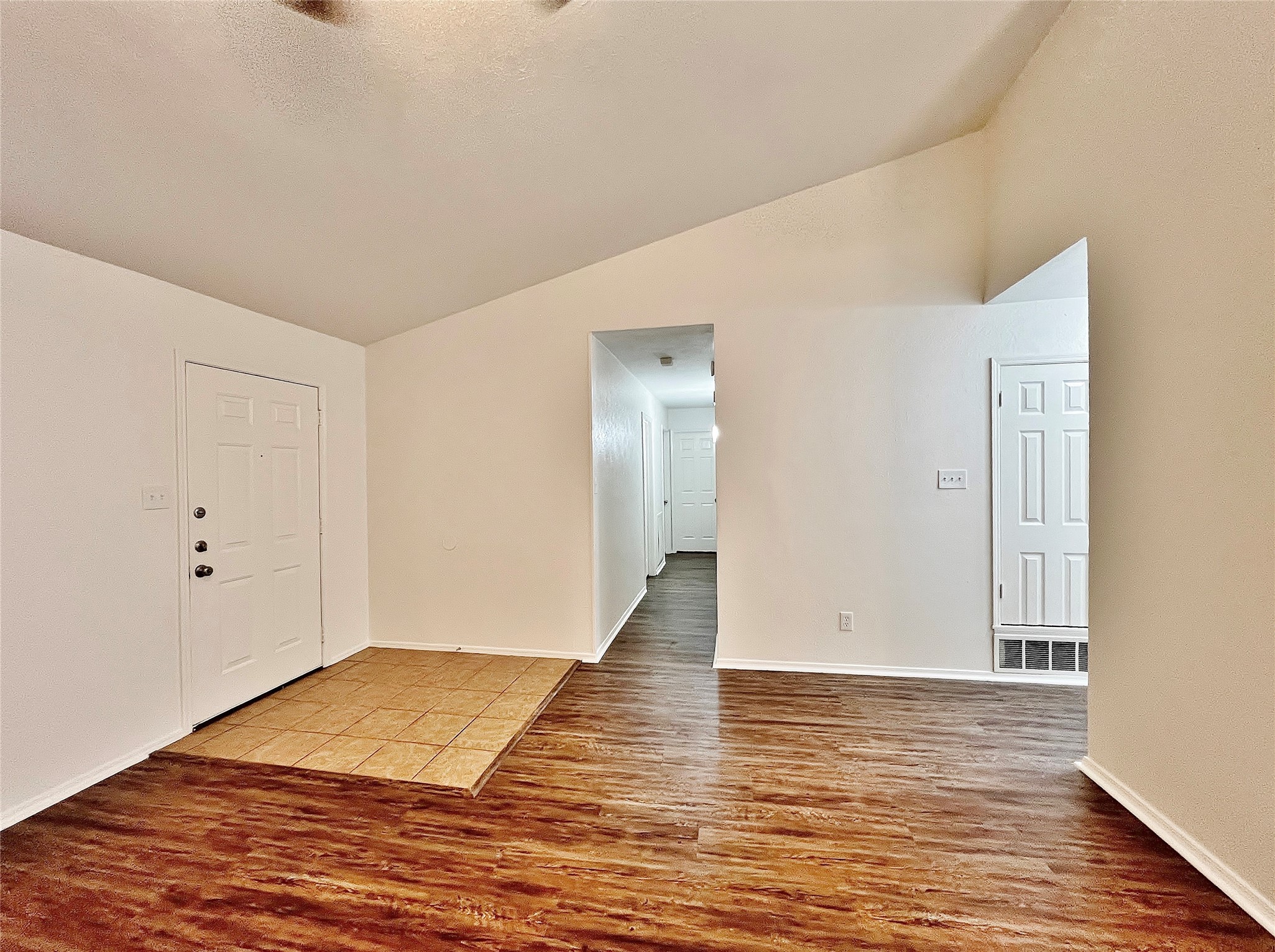 1028 Whitewater Trail Desoto TX 75115