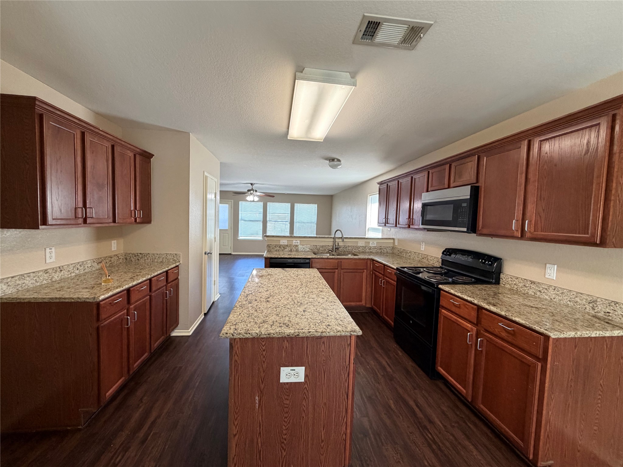 1343 Marvin Gardens Lancaster TX 75134
