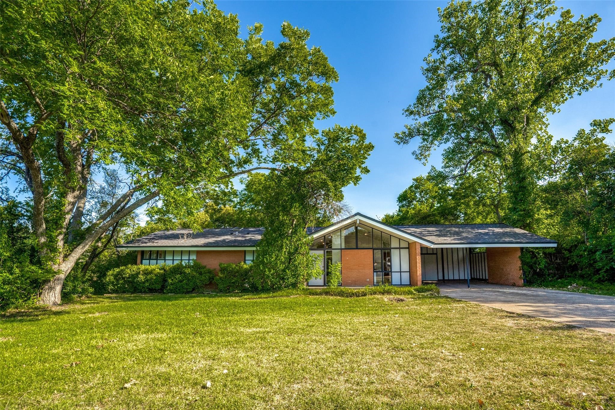 6916 Forest Lane Dallas TX 75230