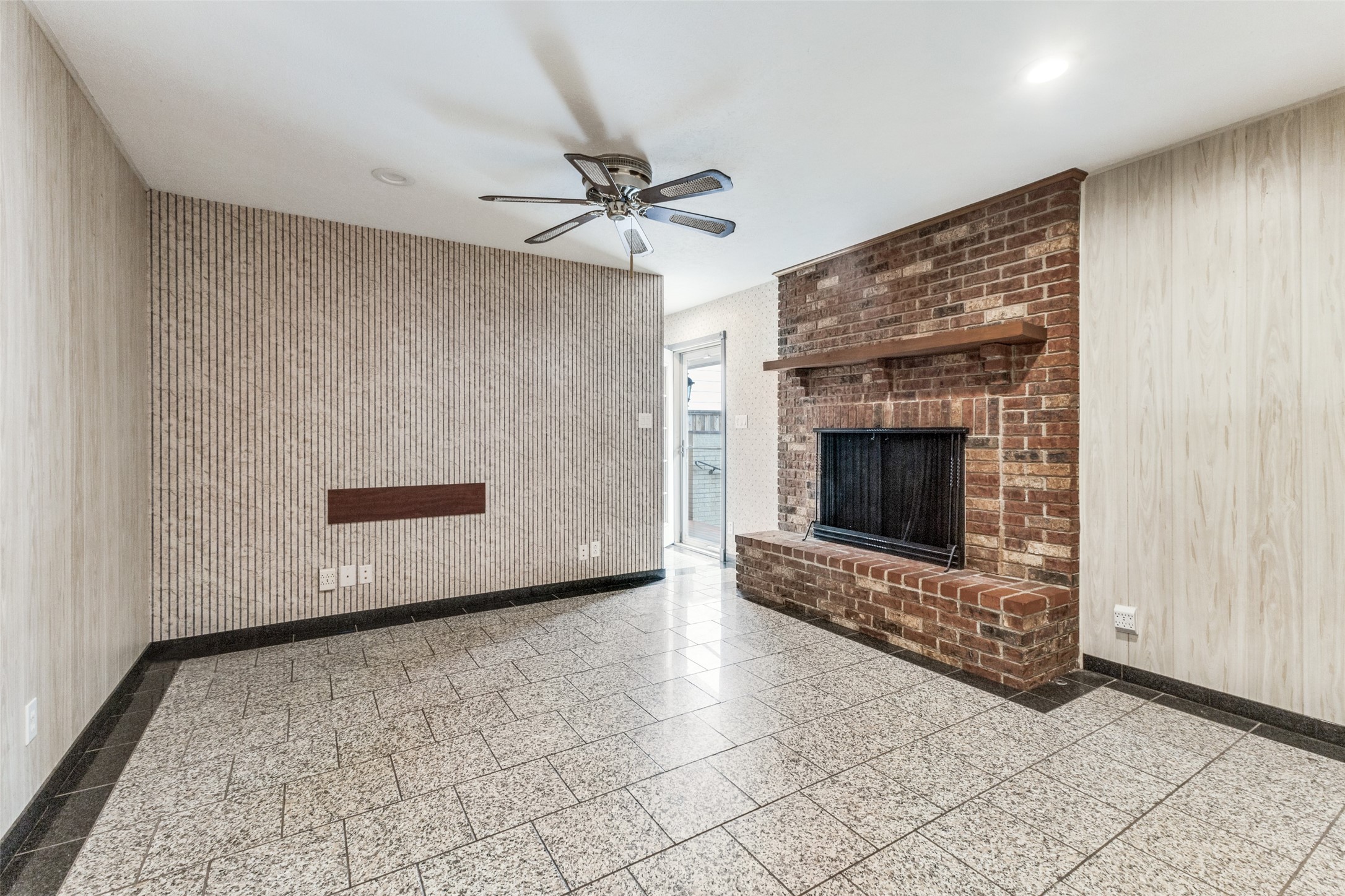 9210 Larchwood Drive Dallas TX 75238